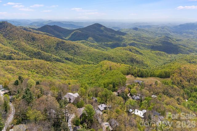 206 Twin Springs Road, Blowing Rock, NC 28605