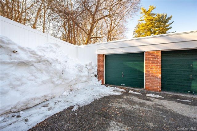 580 Bedford Road 8, Pleasantville, NY 10570