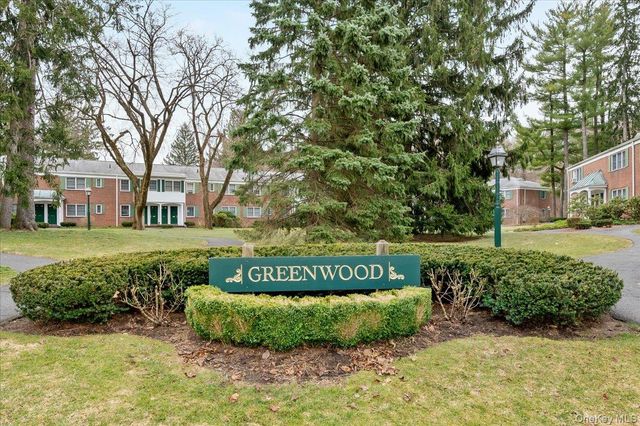 580 Bedford Road 8, Pleasantville, NY 10570