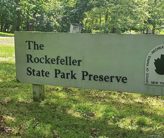 580 Bedford Road 8, Pleasantville, NY 10570