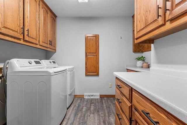 1354 CAMELOT COURT, Oneida, WI 54155