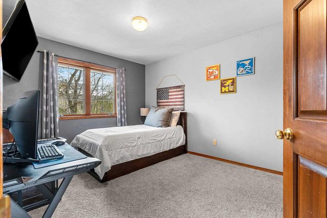 1354 CAMELOT COURT, Oneida, WI 54155