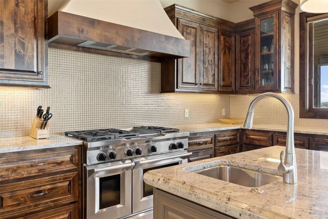 1208 Watercliffe DR, Lago Vista, TX 78645