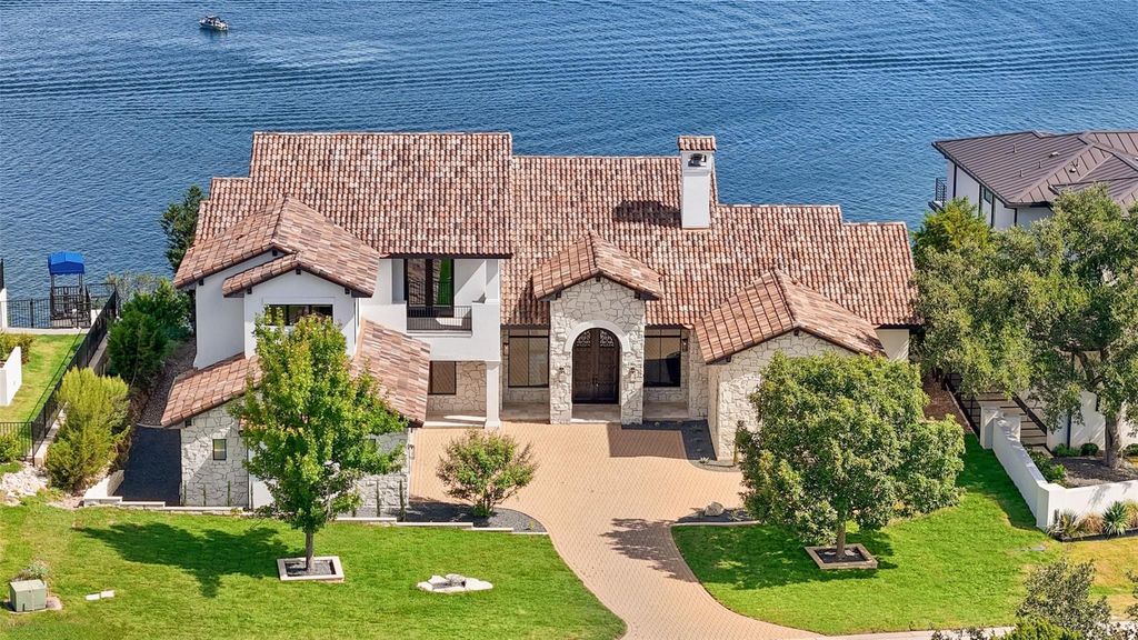 1208 Watercliffe DR, Lago Vista, TX 78645