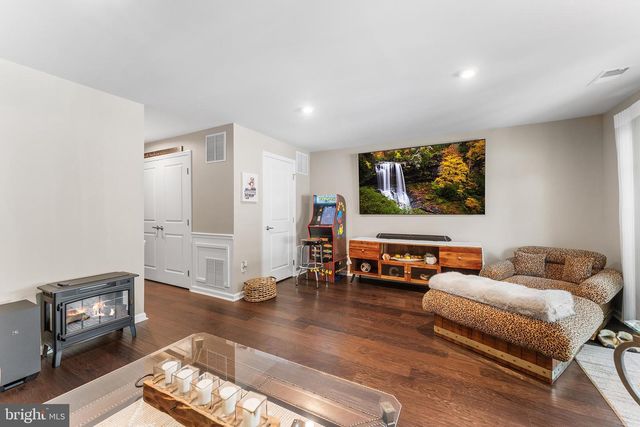 144 MERIDIAN LN, Sewell, NJ 08080