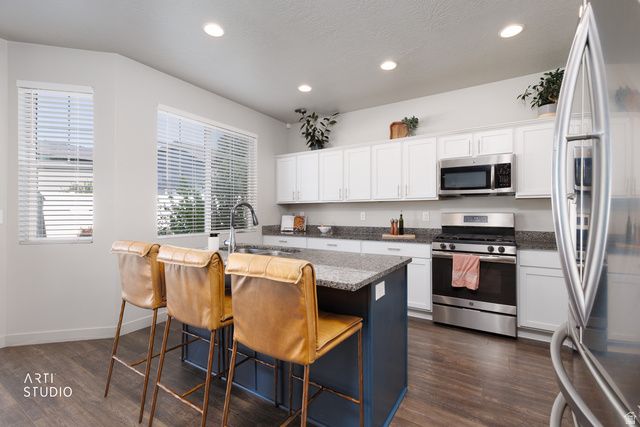 8026 S BARTON RDG, West Jordan, UT 84081
