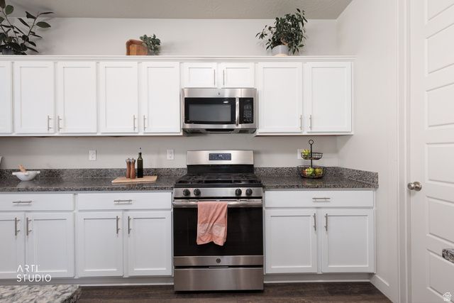 8026 S BARTON RDG, West Jordan, UT 84081
