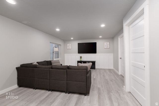 8026 S BARTON RDG, West Jordan, UT 84081
