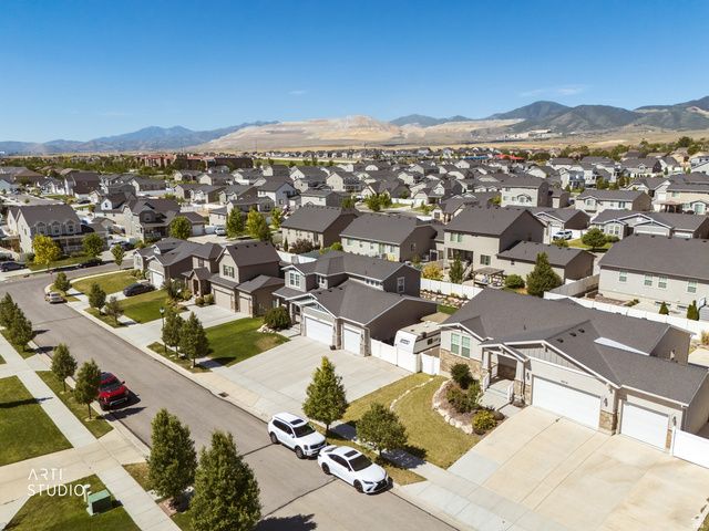 8026 S BARTON RDG, West Jordan, UT 84081