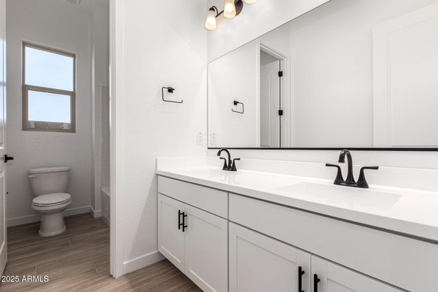 15870 W BRONCO Trail, Surprise, AZ 85387