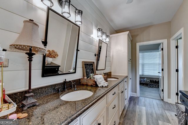 33 Highland Road N, Dahlonega, GA 30533