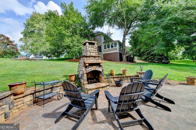 33 Highland Road N, Dahlonega, GA 30533