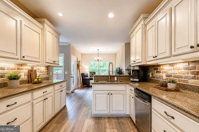 33 Highland Road N, Dahlonega, GA 30533