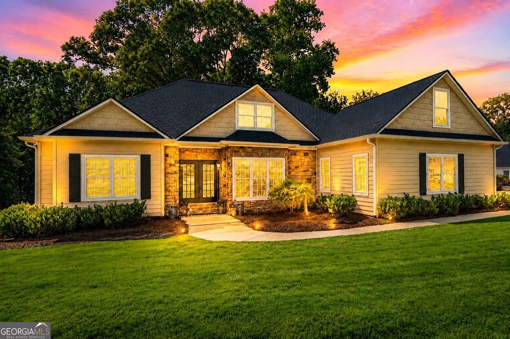 33 Highland Road N, Dahlonega, GA 30533