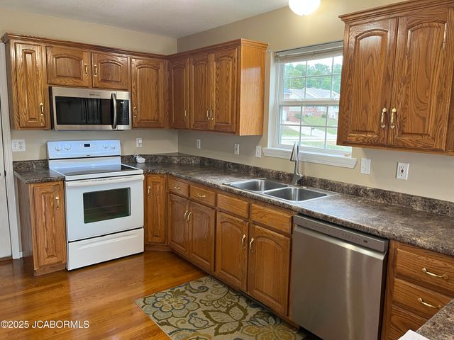 3721 SCARBOROUGH WAY, Jefferson City, MO 65109