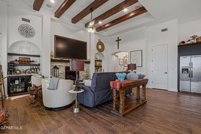 7324 ENCHANTED POINT Drive, El Paso, TX 79911