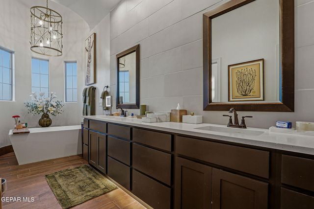 7324 ENCHANTED POINT Drive, El Paso, TX 79911