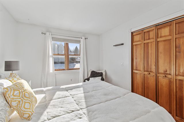 7 Bay View Drive, St. Albans Town, VT 05478