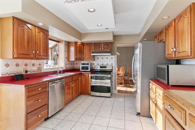 7 Bay View Drive, St. Albans Town, VT 05478