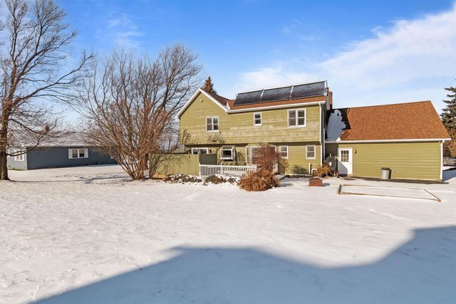 7 Bay View Drive, St. Albans Town, VT 05478