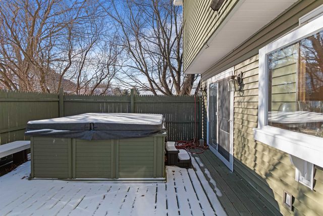 7 Bay View Drive, St. Albans Town, VT 05478