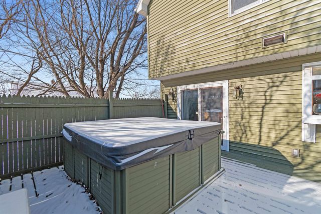 7 Bay View Drive, St. Albans Town, VT 05478