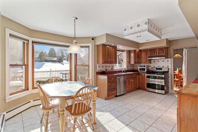 7 Bay View Drive, St. Albans Town, VT 05478