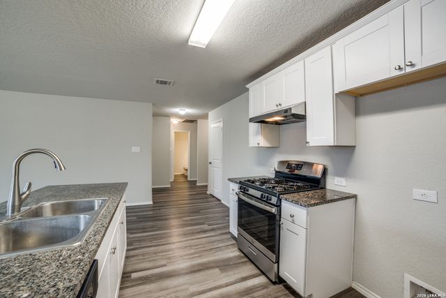 10226 ROBBINS BLF, San Antonio, TX 78245