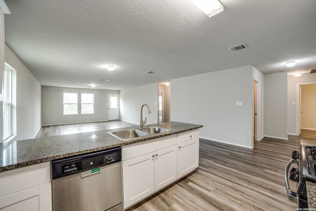 10226 ROBBINS BLF, San Antonio, TX 78245