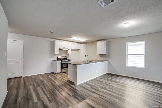 10226 ROBBINS BLF, San Antonio, TX 78245