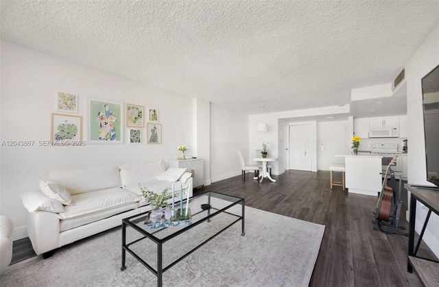 150 SE 25th Rd 2J, Miami, FL 33129