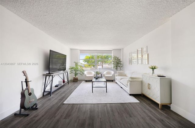 150 SE 25th Rd 2J, Miami, FL 33129
