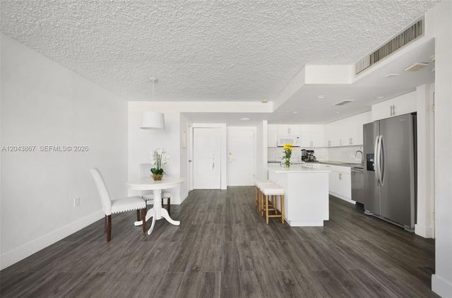150 SE 25th Rd 2J, Miami, FL 33129