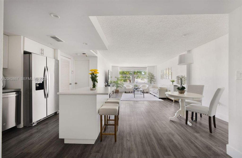 150 SE 25th Rd 2J, Miami, FL 33129