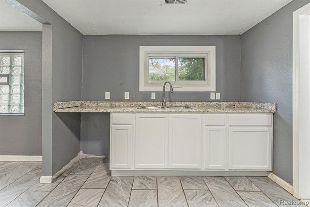 11472 Cadillac Avenue, Warren, MI 48089