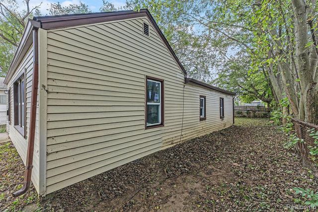 11472 Cadillac Avenue, Warren, MI 48089