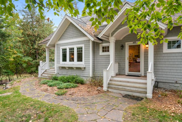 6613 Hillside Avenue, Indian River, MI 49749