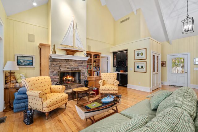 6613 Hillside Avenue, Indian River, MI 49749