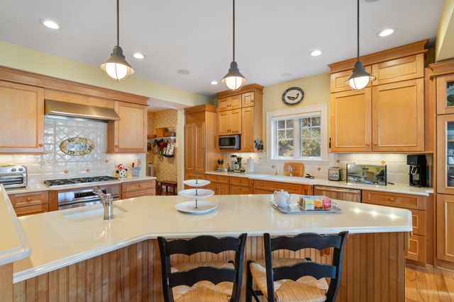 6613 Hillside Avenue, Indian River, MI 49749