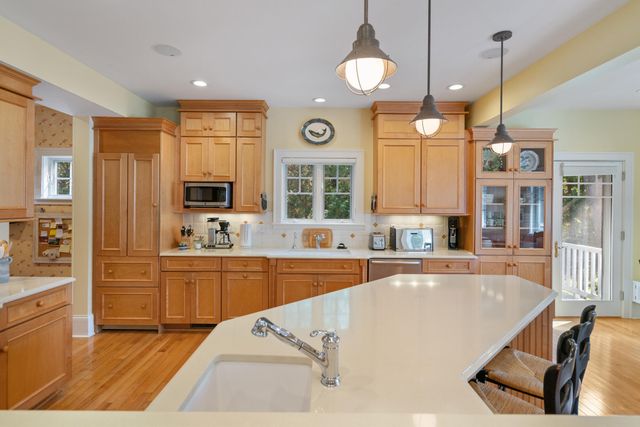 6613 Hillside Avenue, Indian River, MI 49749