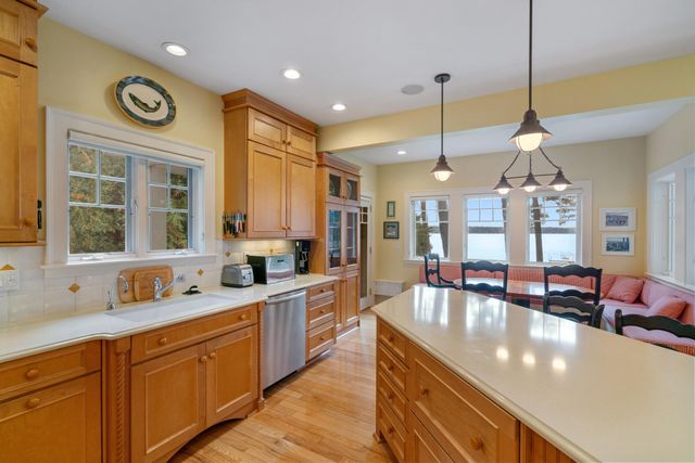 6613 Hillside Avenue, Indian River, MI 49749