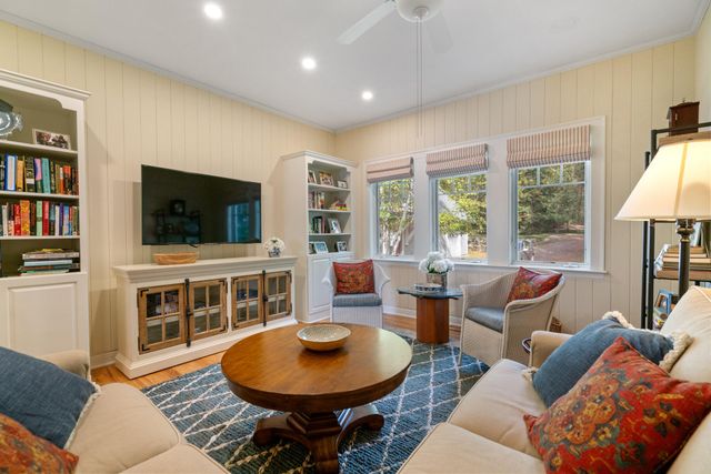 6613 Hillside Avenue, Indian River, MI 49749