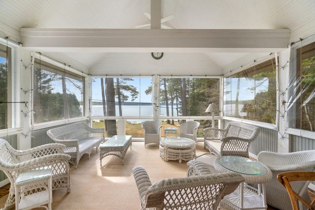 6613 Hillside Avenue, Indian River, MI 49749