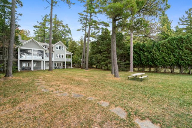 6613 Hillside Avenue, Indian River, MI 49749