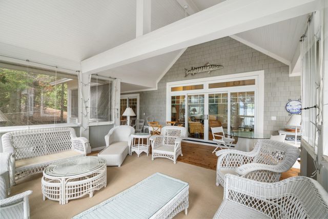 6613 Hillside Avenue, Indian River, MI 49749