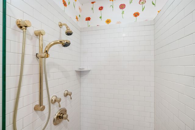 6613 Hillside Avenue, Indian River, MI 49749