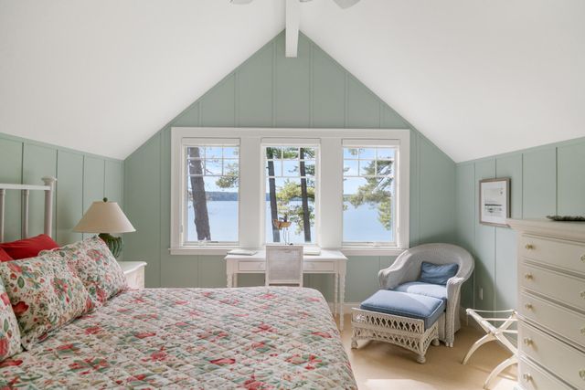 6613 Hillside Avenue, Indian River, MI 49749