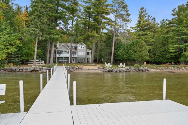 6613 Hillside Avenue, Indian River, MI 49749