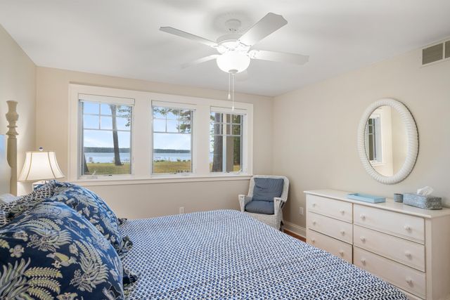 6613 Hillside Avenue, Indian River, MI 49749