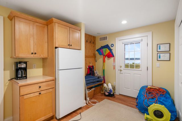 6613 Hillside Avenue, Indian River, MI 49749